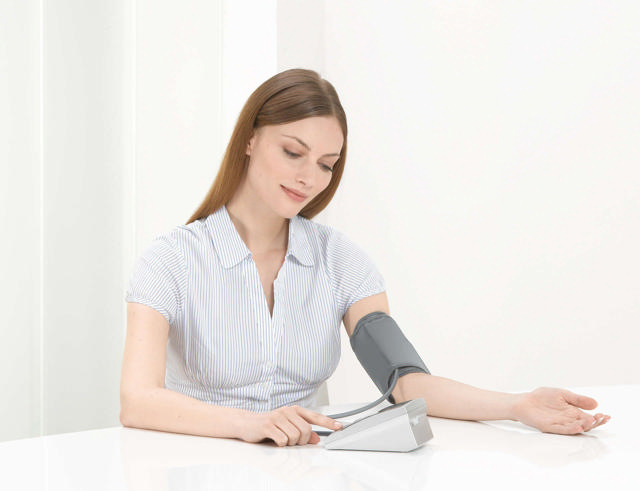 BEURER BM35 BLOOD PRESSURE MONITOR