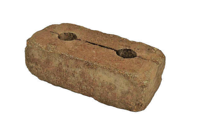 BRICK RUSTIC 20CM X 12.5CM X 40CM BROWN WITH HOLE