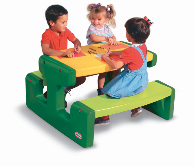 LITTLE TIKES PICNIC TABLE GREEN