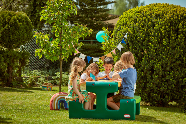 LITTLE TIKES PICNIC TABLE GREEN