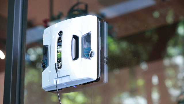 HOBOT 2S WINDOW CLEANING ROBOT