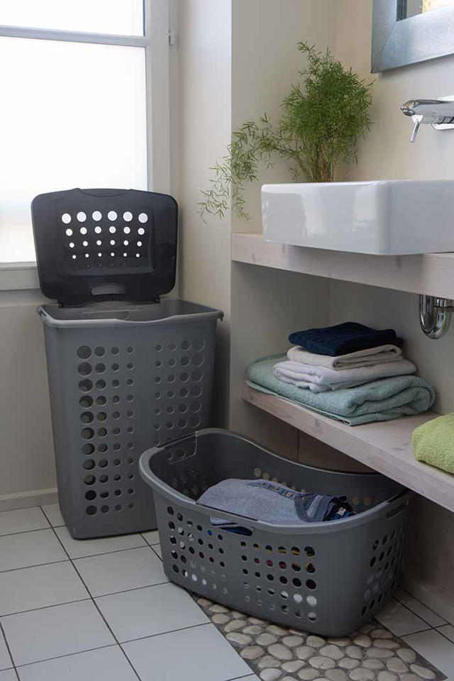 CURVER SILVER LAUNDRY BASKET 60LTR