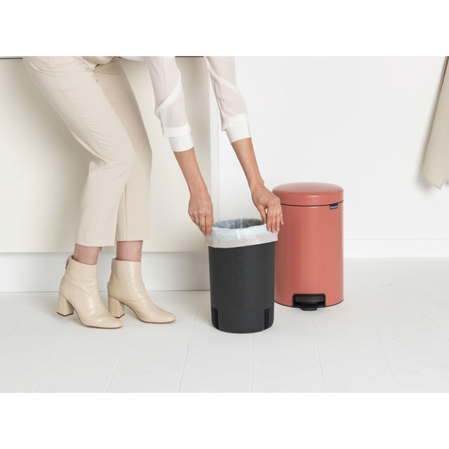 BRABANTIA NEW ICON PEDAL BIN 12L TERRACOTTA PINK