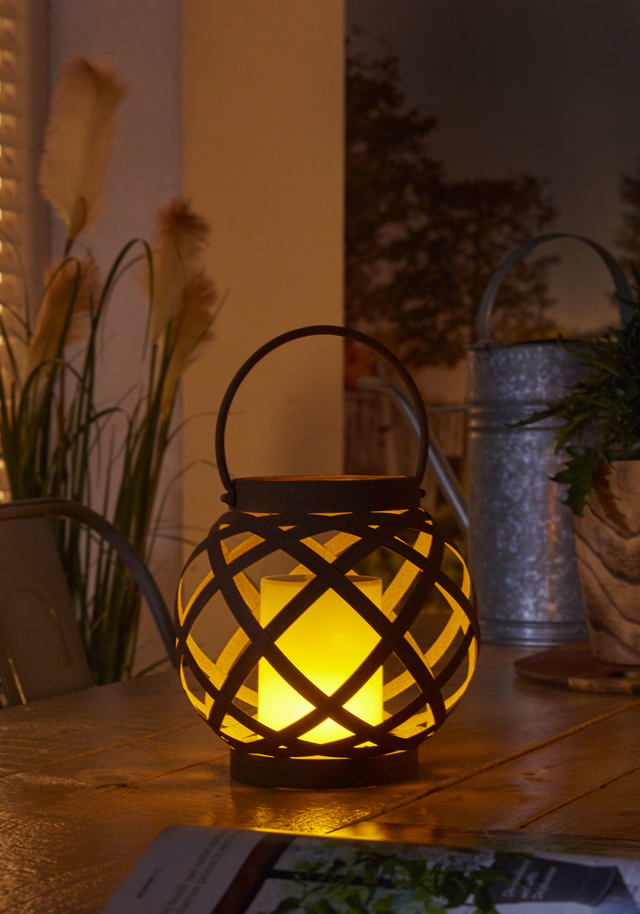 LUXFORM LIGHTING SOLAR TABLE LANTERN SWING