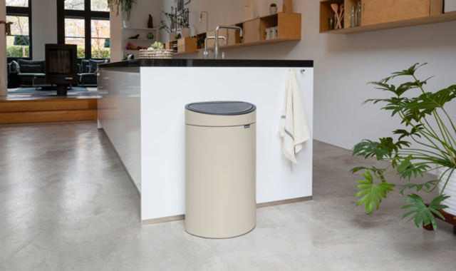 BRABANTIA TOUCH BIN 40 LITRE - SOFT BEIGE