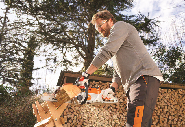 STIHL MSA 60 C-B ΕΠΑΝΑΦΟΡΤΙΖΟΜΕΝΟ ΑΛΥΣΟΠΡΙΟΝΟ12'' 2xAK20 ΜΕ ΜΠΑΤΑΡΙΑ ΚΑΙ ΦΟΡΤΙΣΤΗ