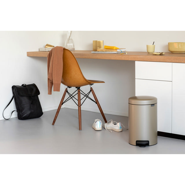 BRABANTIA NEW ICON ΚΑΔΟΣ ΑΠΟΡΡΙΜΑΤΩΝ ΠΕΝΤΑΛ 12L ΜΕΤΑΛΛΙΚΟΣ ΧΡΥΣΟΣ