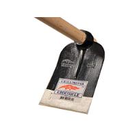 CHILLINGTON SQUARE HOE WITH WOODEN HANDLE