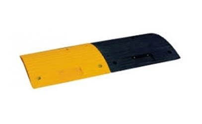 RUBBER SPEED HUMP 50 X 36CM BLACK OR YELLOW