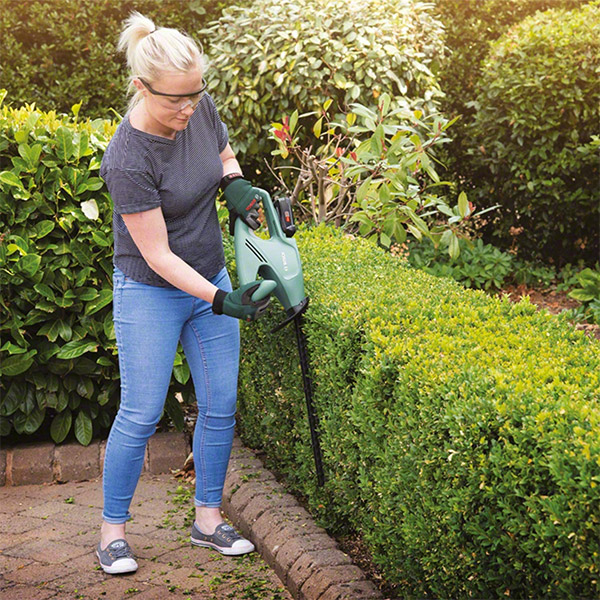 BOSCH EASY HEDGE CUT 18-45 SOLO HEDGETRIMMER 18V - NO BATTERY INCLUDED