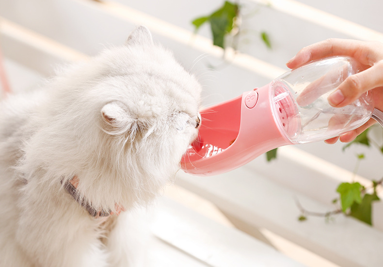 AUTOMATIC TRAVEL WATER BOTTLE FOR PETS